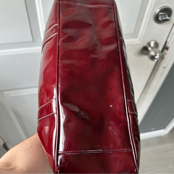 Y2K Coach Red East West Gallery Patent Leather Tote Side Turnlocks - Picture 8 of 10